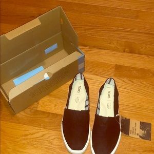 Brand new Toms